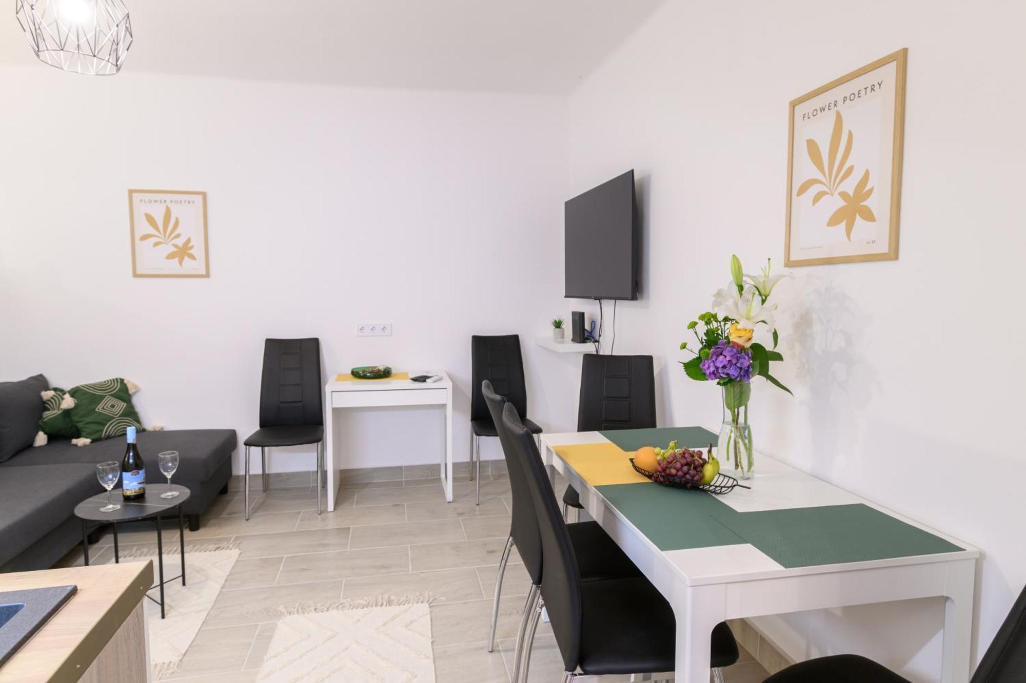 Zentrea Apartman Eger Esterno foto