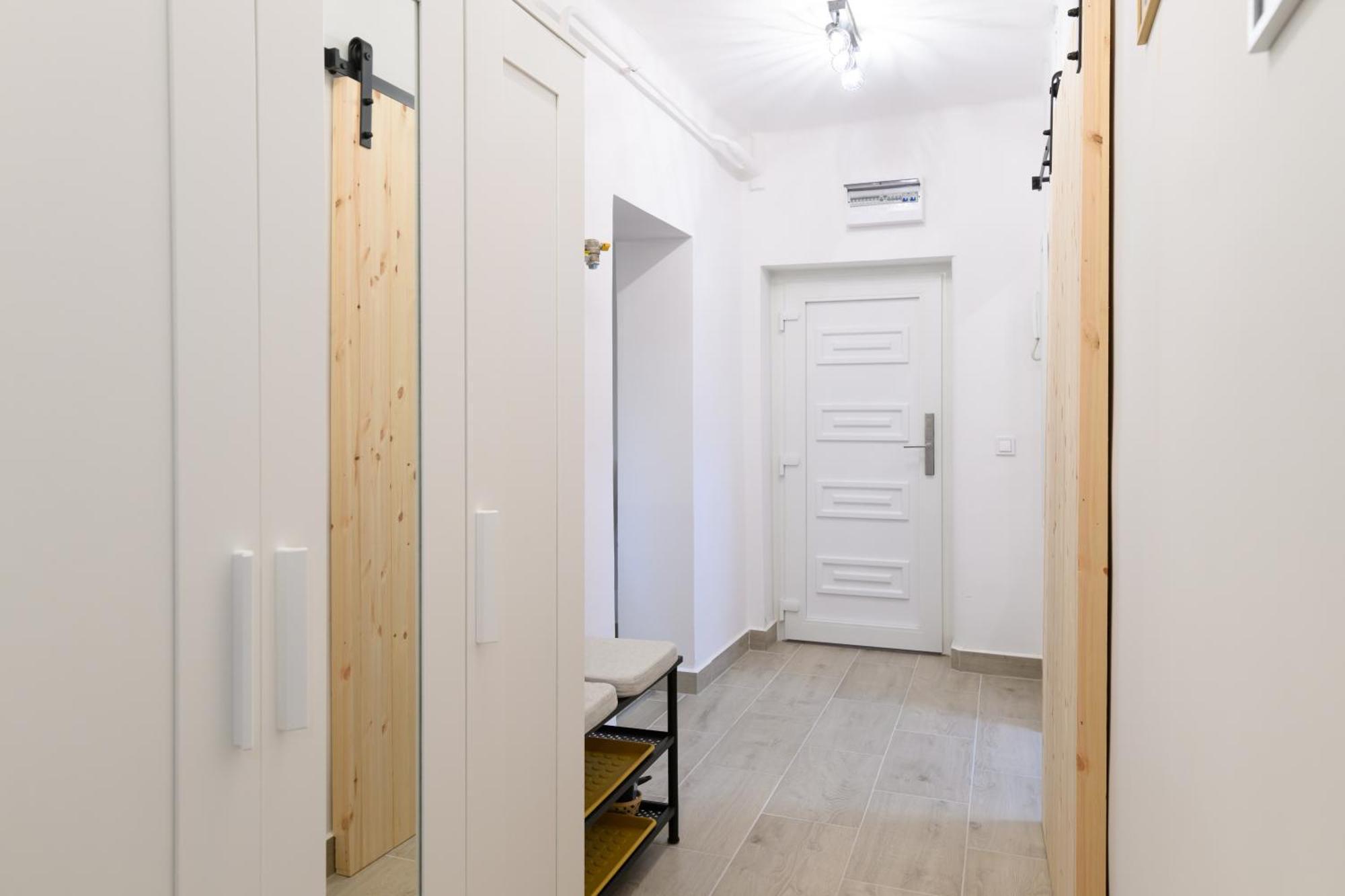 Zentrea Apartman Eger Esterno foto